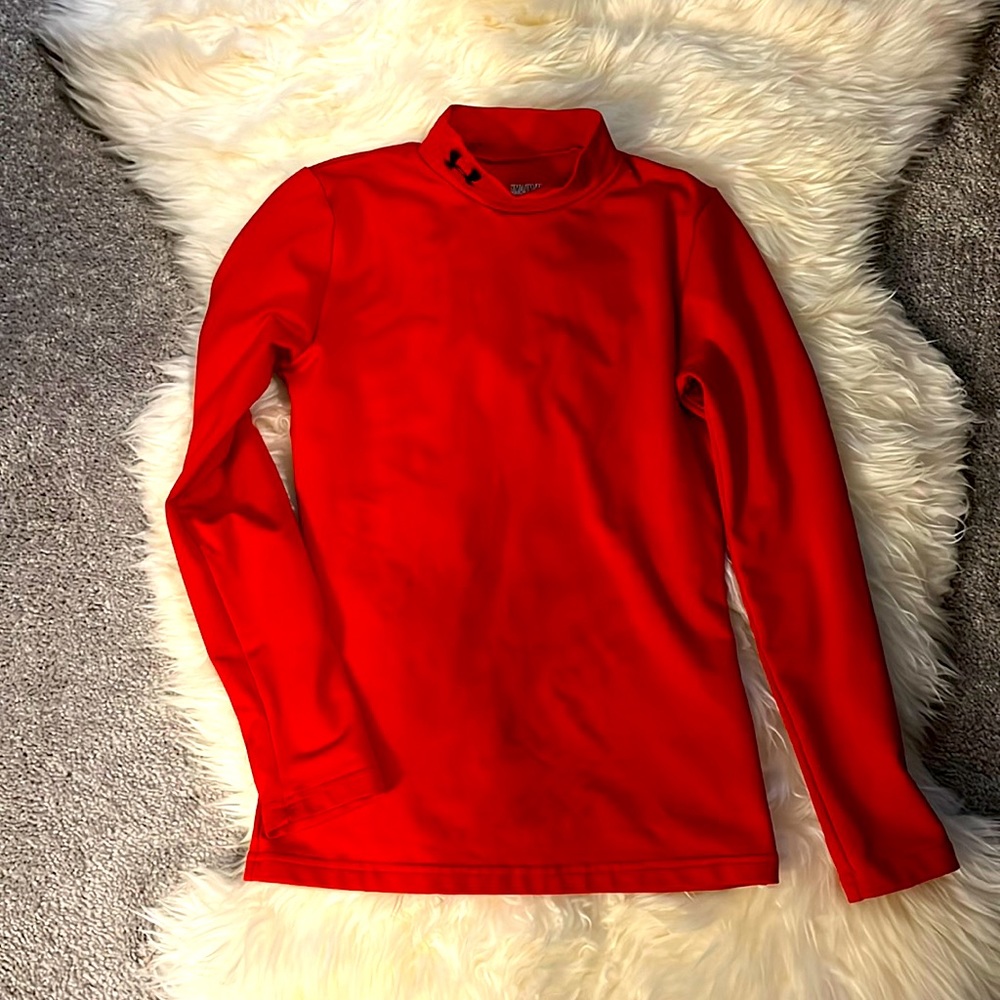 EUC compression long sleeved shirt. Great for colder weather.